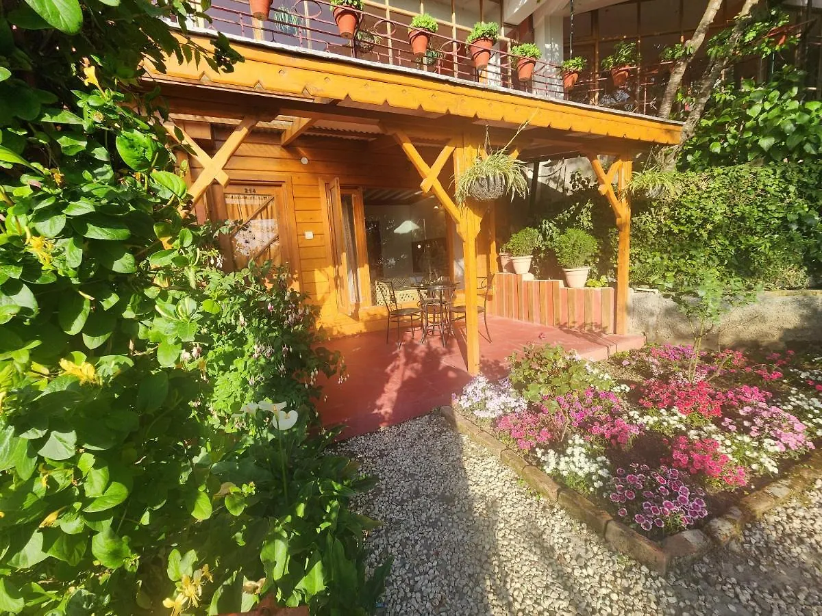 The Chalets Naldehra Šimla