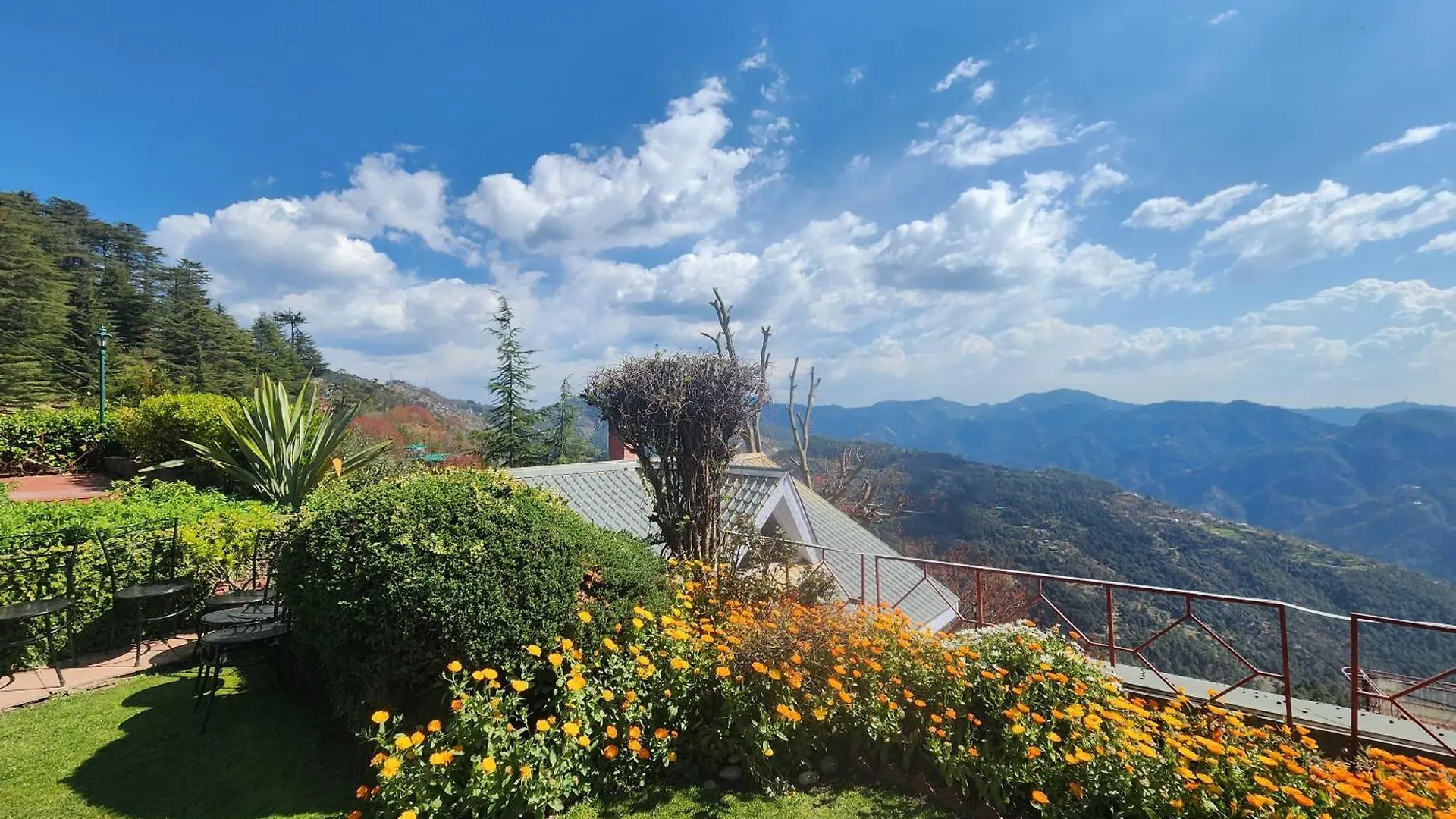 The Chalets Naldehra Šimla Rezort